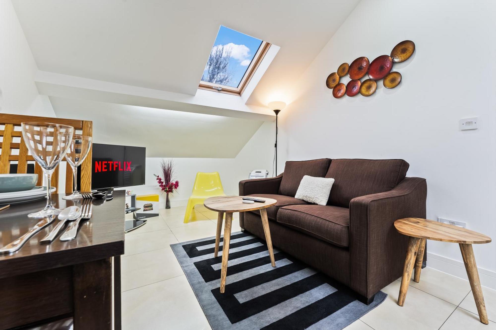 Exquisite 2-Bedroom Penthouse-Sleeps 7-Free Parking With Workstations & High-Speed Wifi Birmingham Eksteriør billede