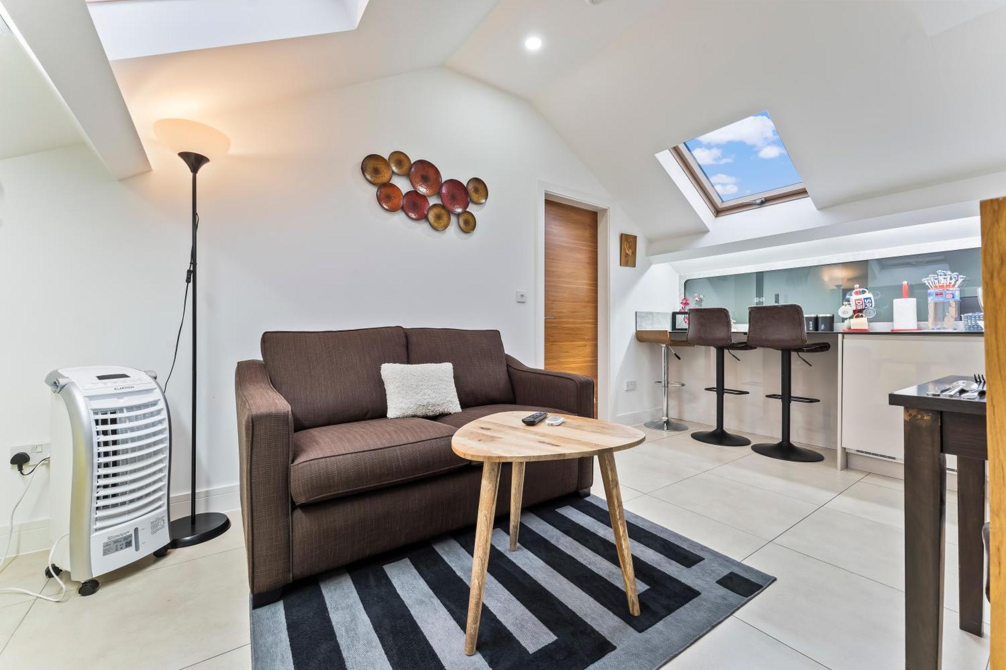 Exquisite 2-Bedroom Penthouse-Sleeps 7-Free Parking With Workstations & High-Speed Wifi Birmingham Eksteriør billede