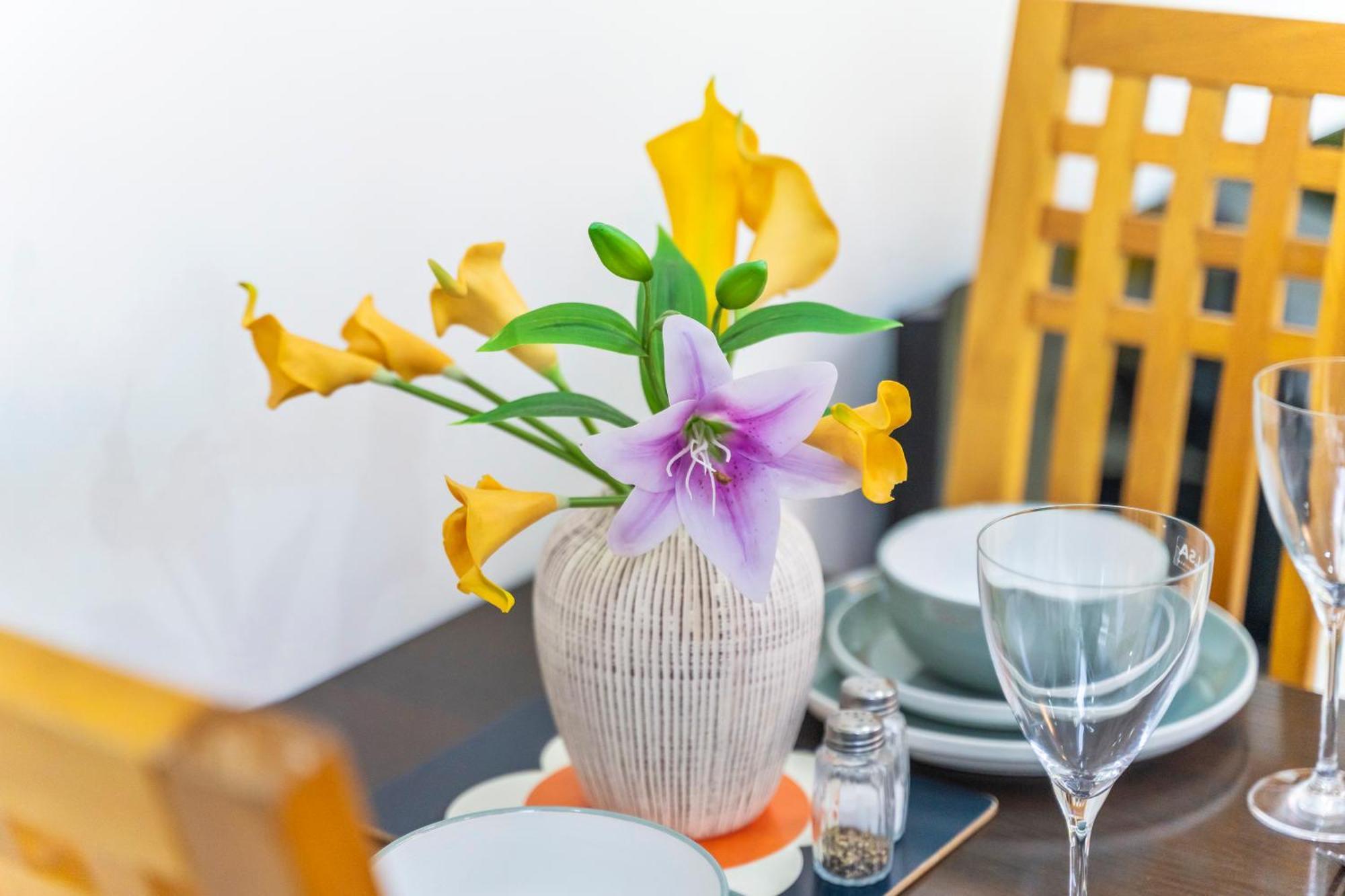 Exquisite 2-Bedroom Penthouse-Sleeps 7-Free Parking With Workstations & High-Speed Wifi Birmingham Eksteriør billede