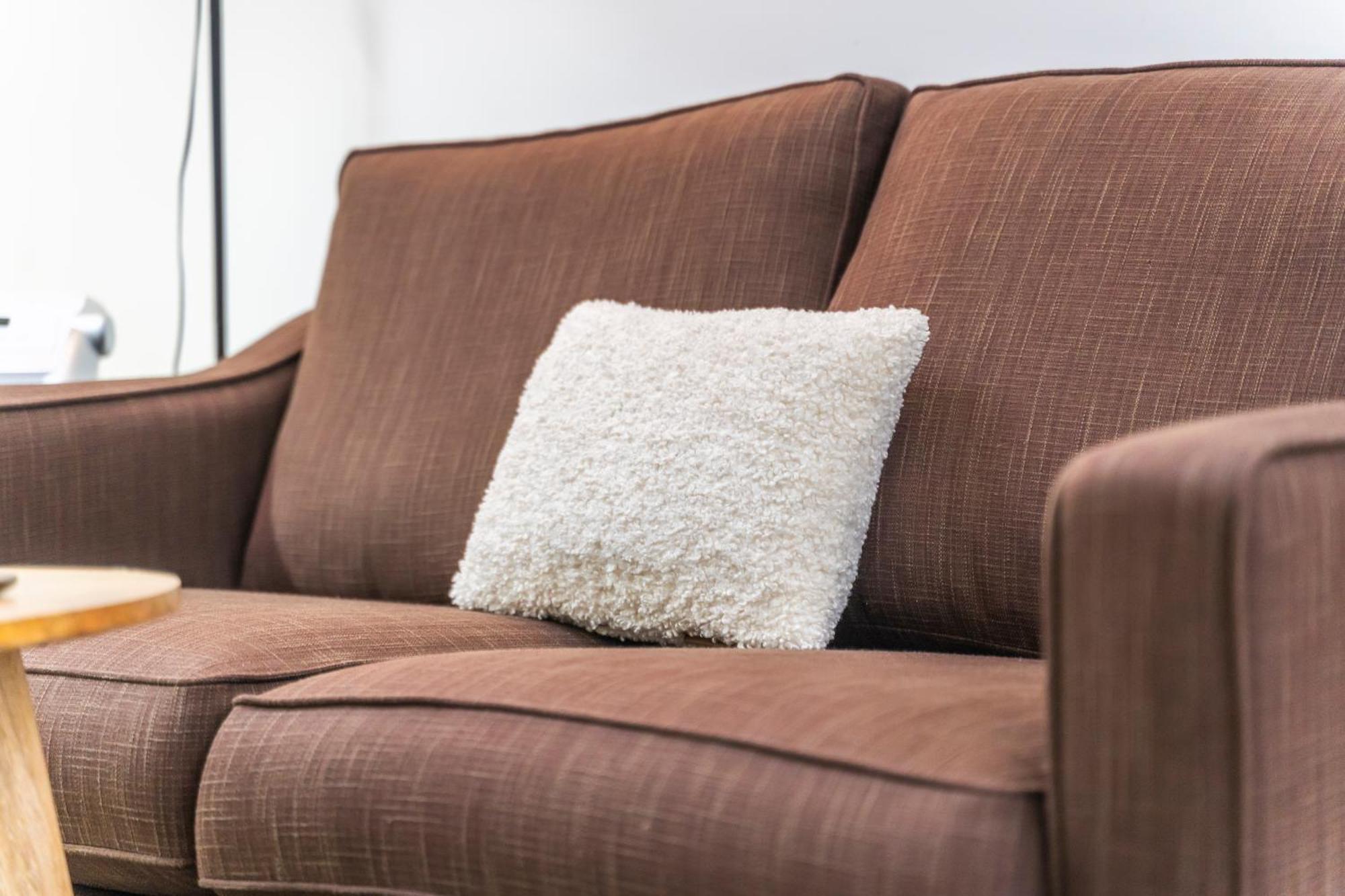 Exquisite 2-Bedroom Penthouse-Sleeps 7-Free Parking With Workstations & High-Speed Wifi Birmingham Eksteriør billede