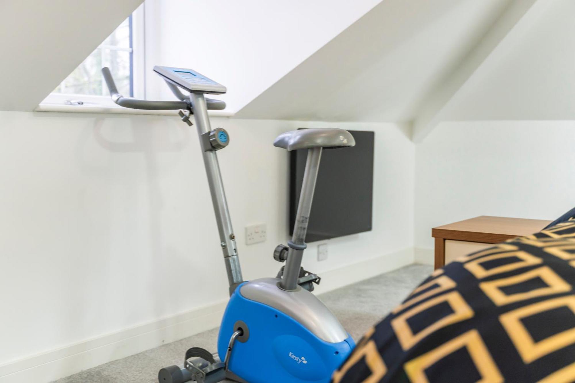 Exquisite 2-Bedroom Penthouse-Sleeps 7-Free Parking With Workstations & High-Speed Wifi Birmingham Eksteriør billede